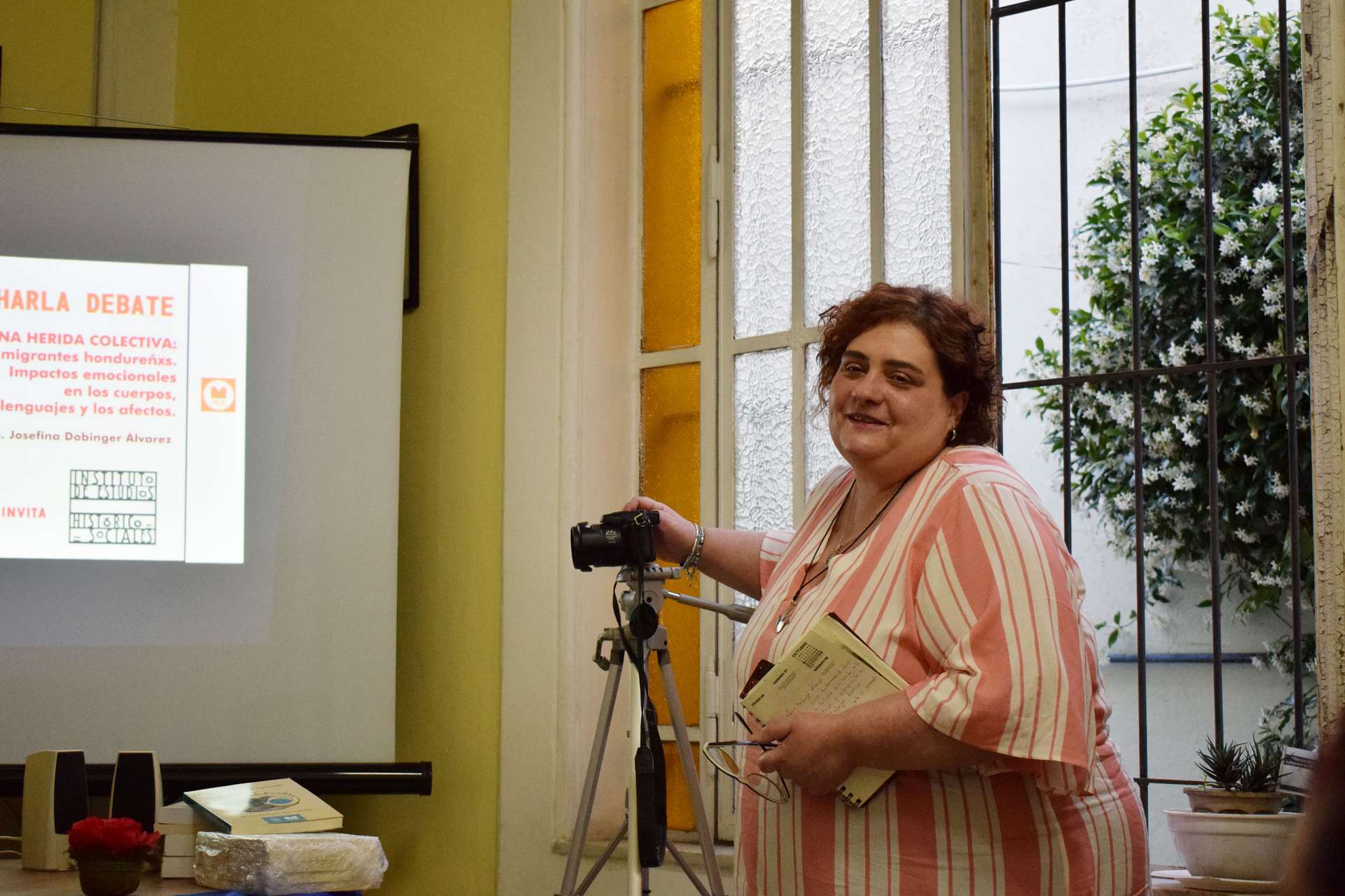Olga Echeverría en la Charla debate “Una herida colectiva. Lxs migrantes hondureñxs. 